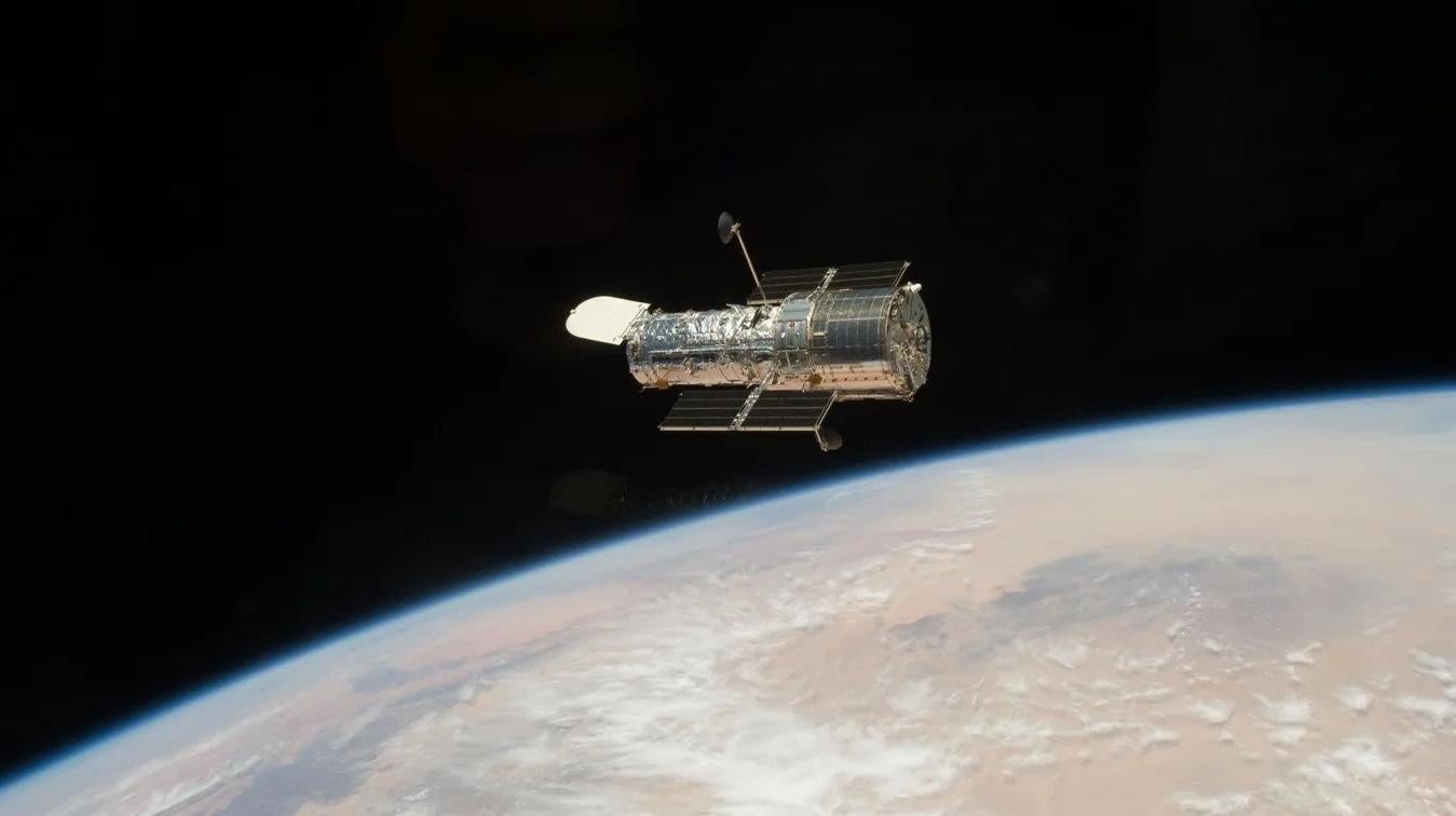 Teleskop Hubble'a został przełączony w tryb niesamowicie bezpieczny z powodu utrzymującej się usterki