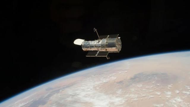 NASA Space Technology Hubble Telescope Set Into Dreaded Safe Mode Attributable to Ongoing Glitch