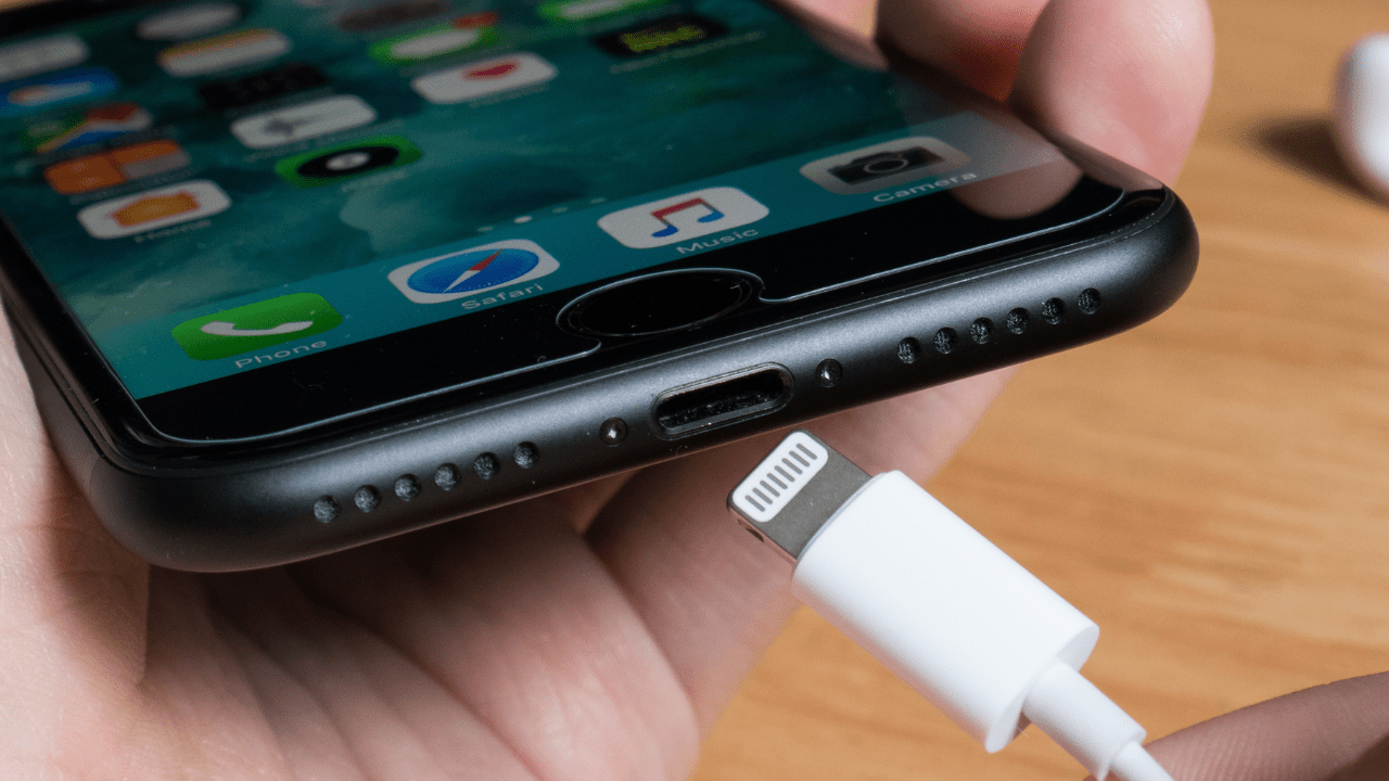 Here’s Why The Lightning Cable Sucks