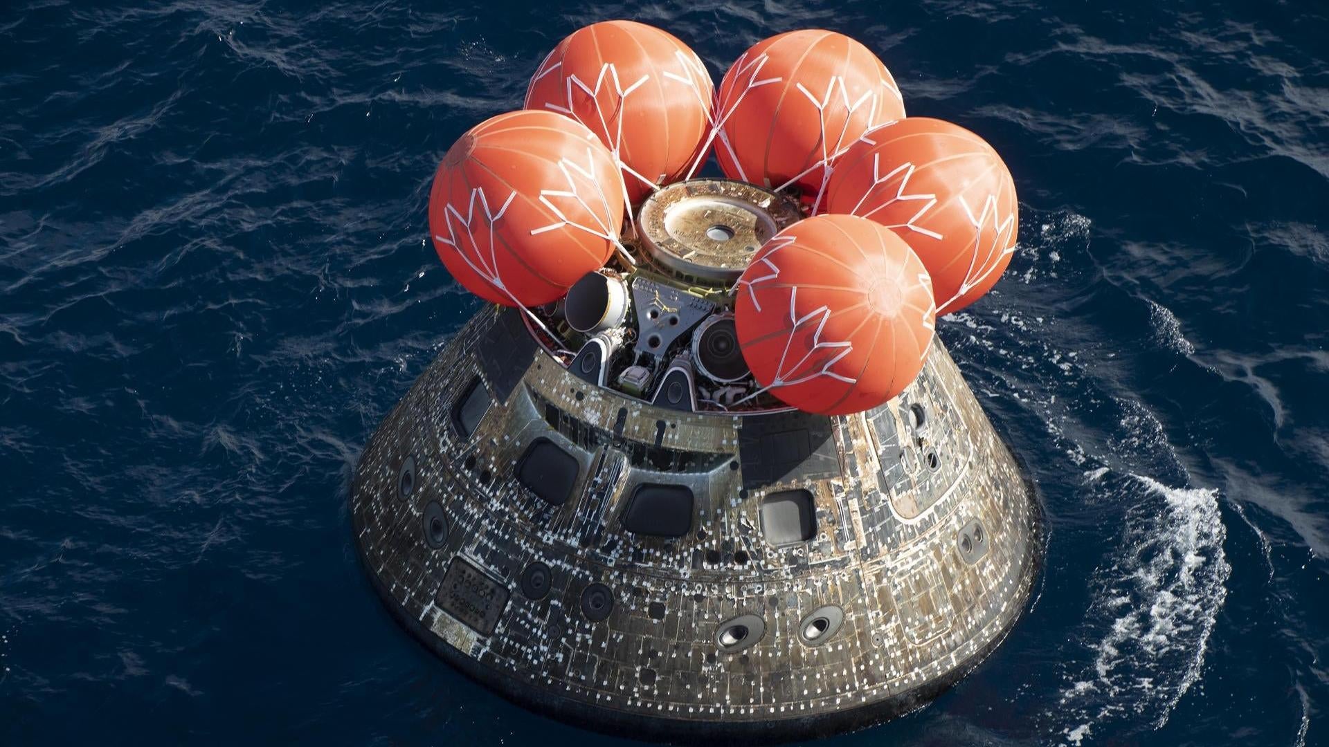 Z raportu wynika, że ​​problemy bezpieczeństwa związane z kapsułą księżycową NASA stanowią „znaczne ryzyko” dla załogi Artemis 2