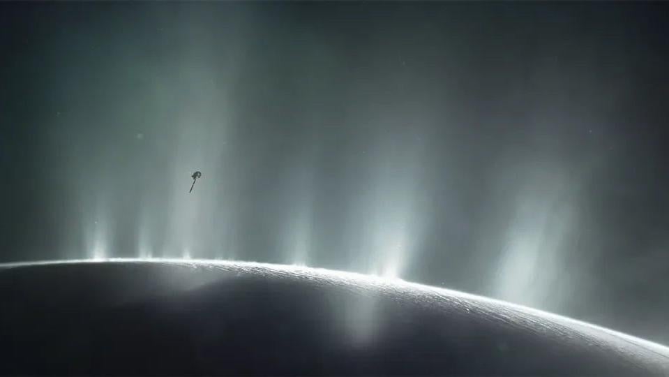 ‘Tiger Stripes’ on Enceladus Linked to Moon’s Spectacular Geysers