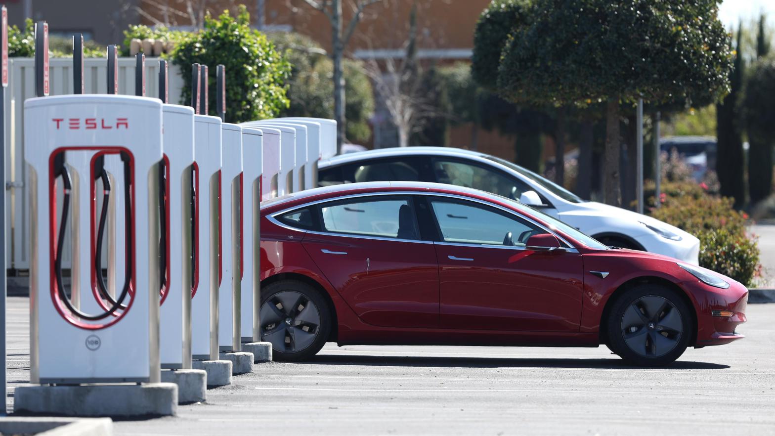Tesla Vehicle Batteries Degrade Under 65% of Rated Range After Only Three Years