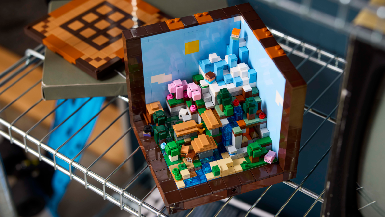 Lego’s First Adult-Focused Minecraft Set Is a Very Stylish Cube
