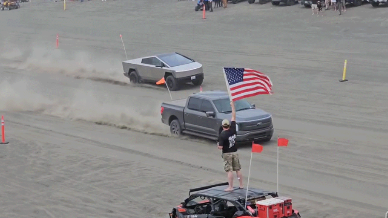 Watch a Tesla Cybertruck Get Demolished by a Ford F-150 Lightning in a Drag Race